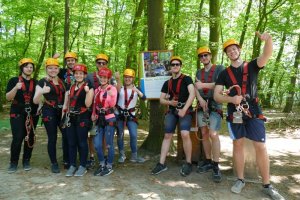 Klettern als Gruppe Kletterpark Rietberg Ostwestfalen Gütersloh